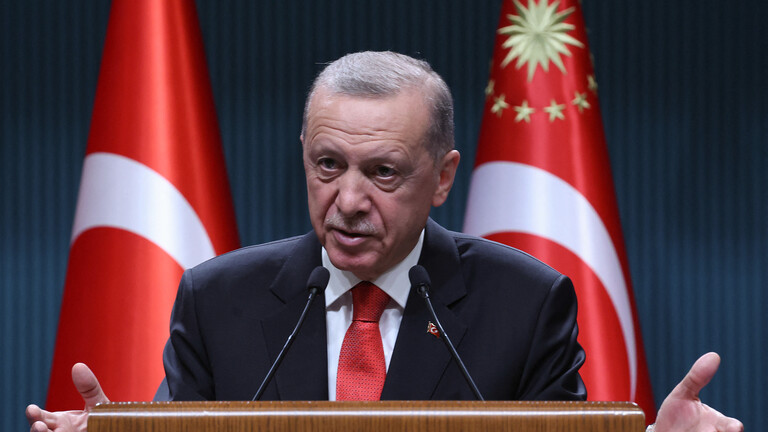 استفزاز إسرائيلي: وزير خارجية ينشر صورة مسيئة لأردوغان ويثير غضب تركيا
