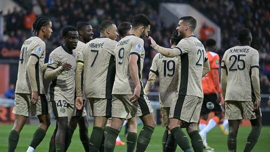 باريس سان جيرمان يُسحق لوريان بأربعة أهداف ويقترب من لقب الدوري الفرنسي